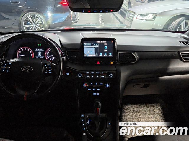 Hyundai Veloster — interior