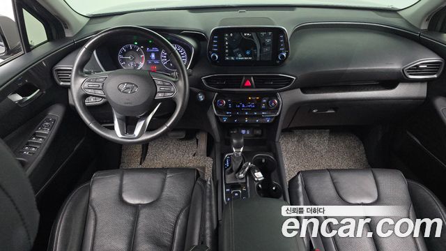 Hyundai Santa Fe — interior