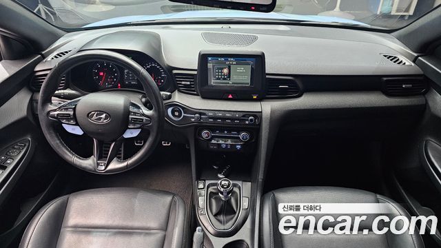Hyundai Veloster — interior