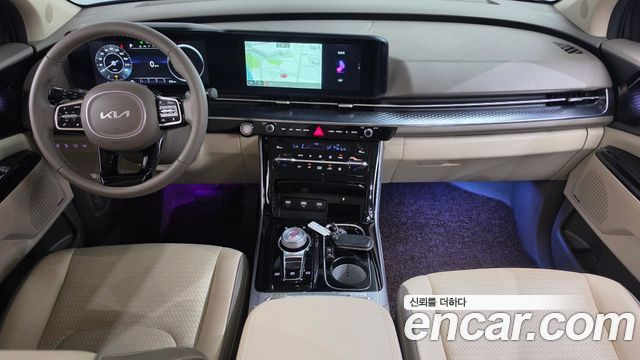 Kia Carnival — interior