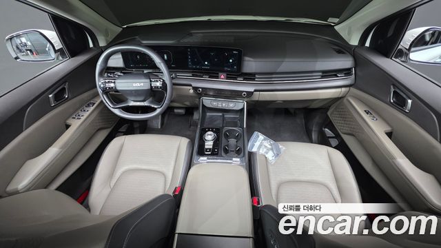 Kia Carnival — interior