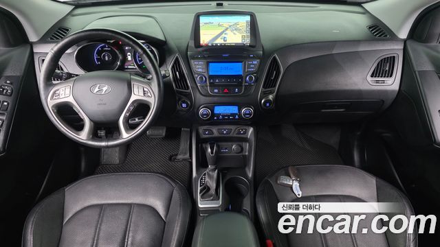 Hyundai Tucson — interior