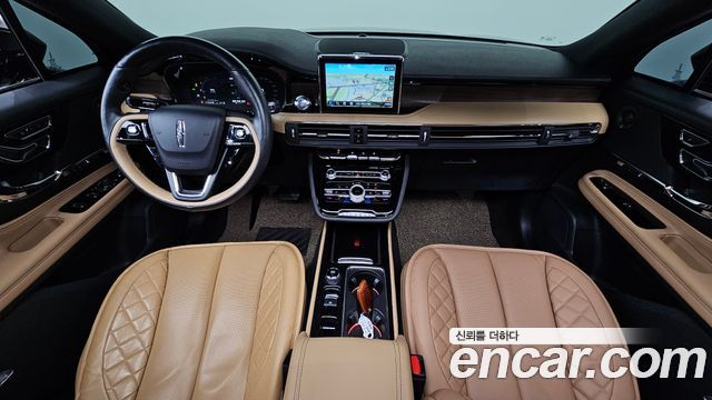 Lincoln Corsair — interior