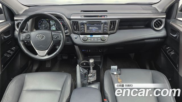 Toyota RAV4 — interior