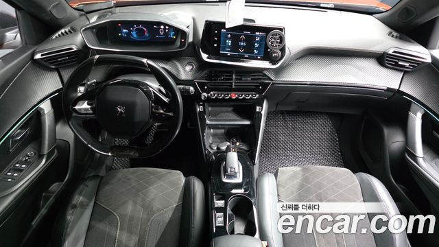 Peugeot 2008 — interior