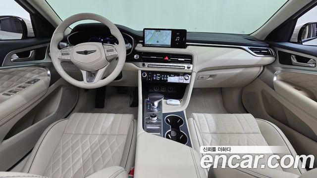 Genesis G70 — interior
