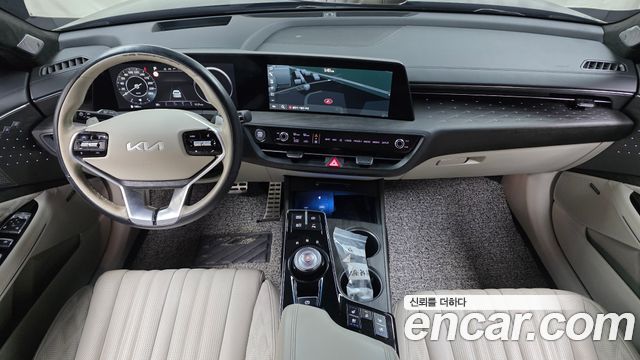 Kia K8 — interior