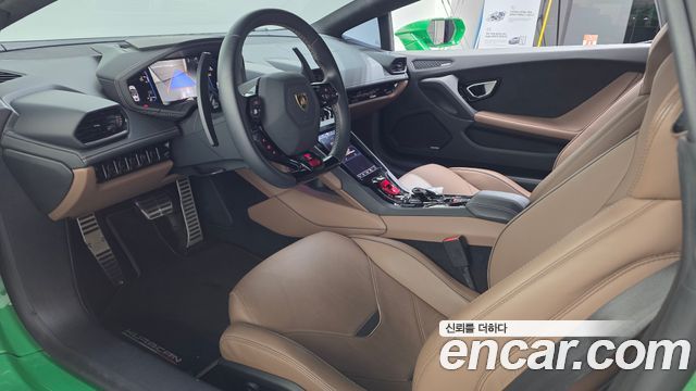 Lamborghini Huracan — interior