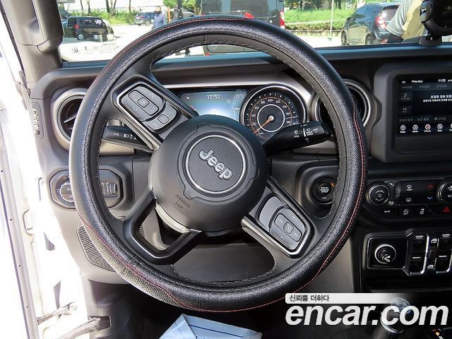 Jeep Wrangler — interior