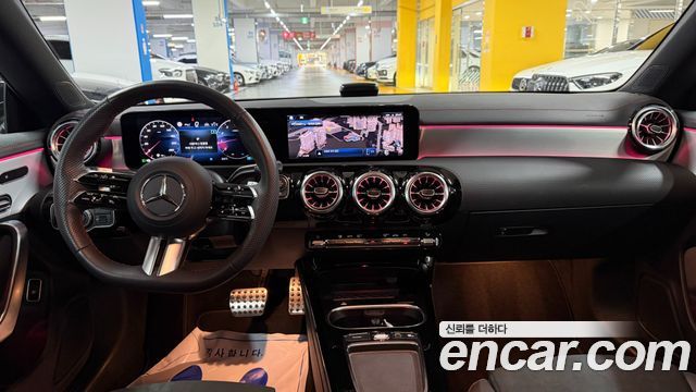 Mercedes-Benz CLA-Class — interior