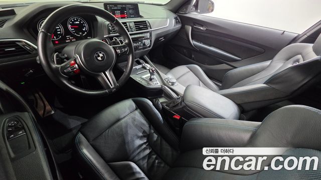 BMW M2 — interior