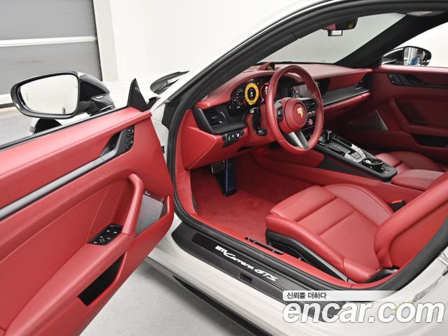 Porsche 911 — interior