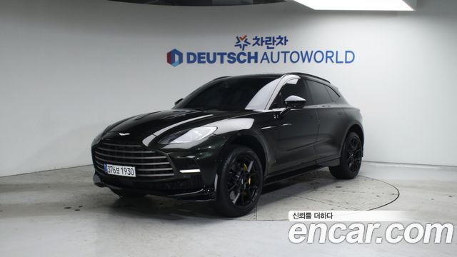 Aston Martin DBX — exterior