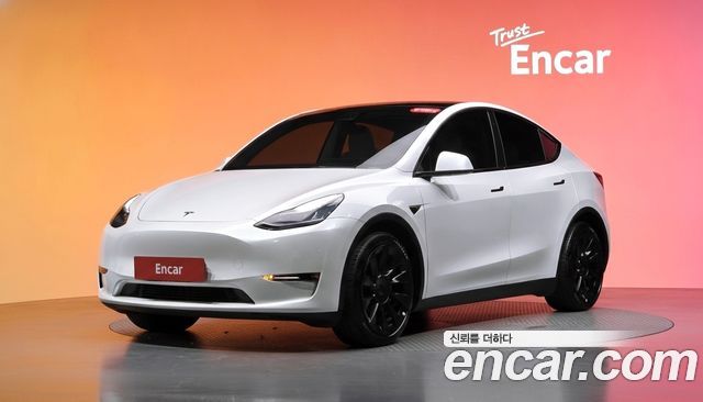 Tesla Model Y — exterior