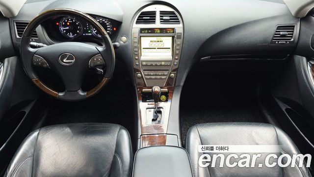 Lexus ES — interior
