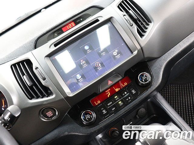 Kia Sportage — interior