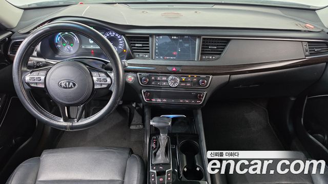 Kia K7 — interior