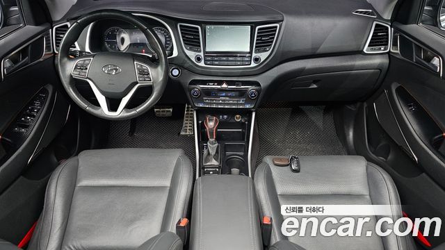 Hyundai Tucson — interior