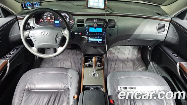 Hyundai Grandeur — interior