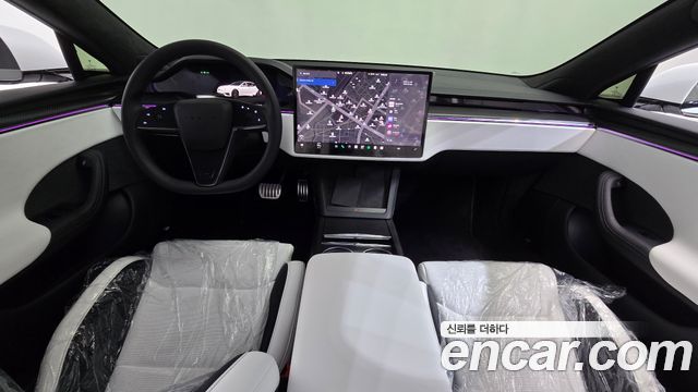 Tesla Model S — interior