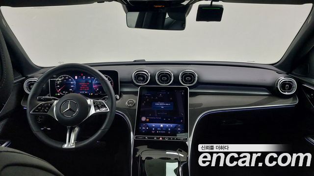 Mercedes-Benz C-Class — interior