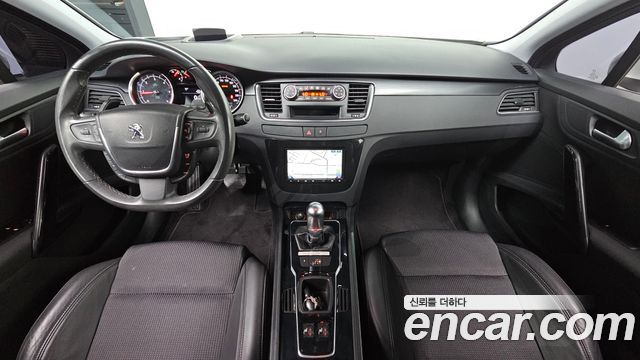 Peugeot 508 — interior