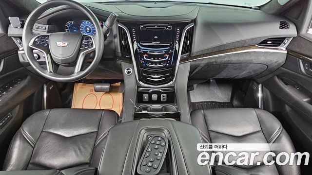 Cadillac Escalade — interior