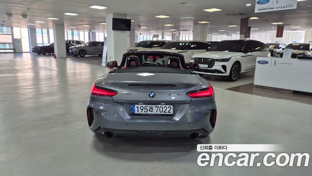 BMW Z4 — interior