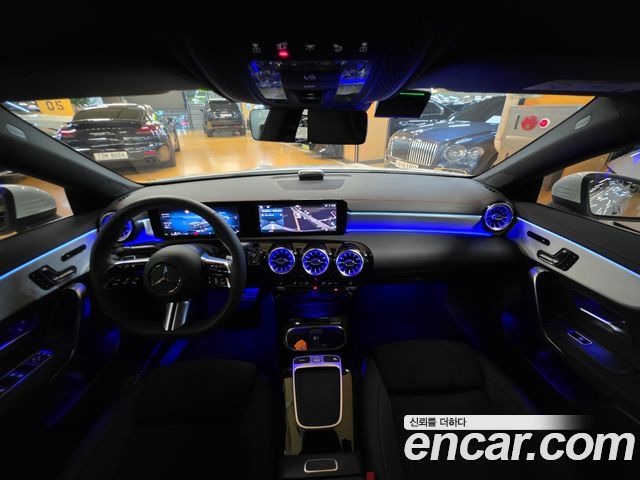 Mercedes-Benz CLA-Class — interior