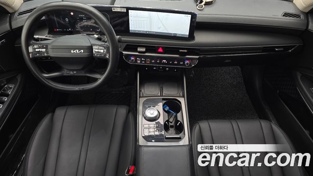 Kia K8 — interior