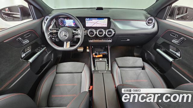 Mercedes-Benz GLA-Class — interior