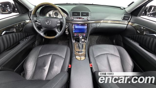 Mercedes-Benz E-Class — interior