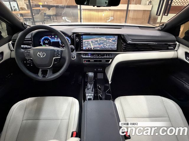 Toyota Camry — interior