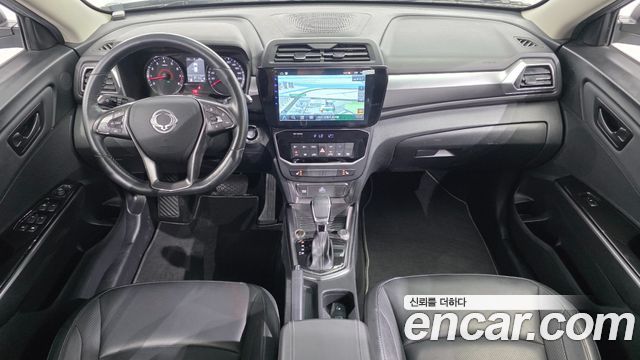 KG Mobility Tivoli — interior