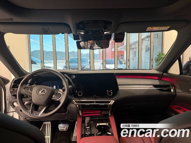 Lexus RX — interior