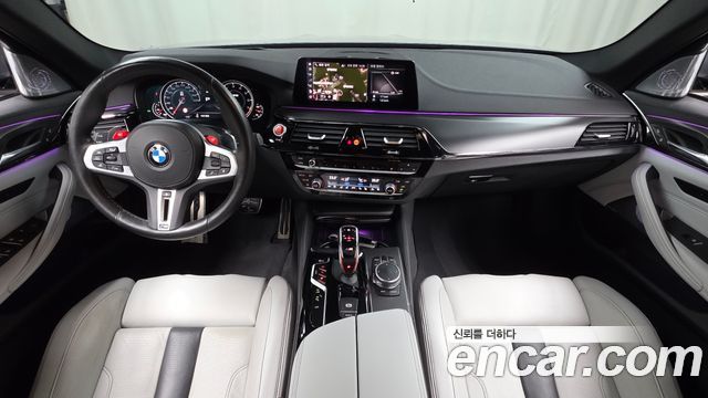 BMW M5 — interior