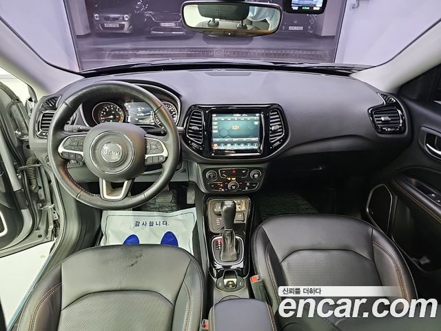 Jeep Compass — interior