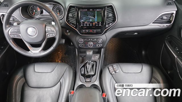 Jeep Cherokee — interior
