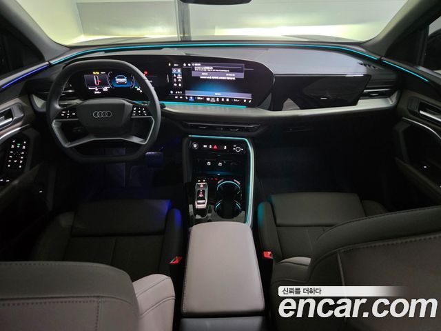 Audi Q5 — interior