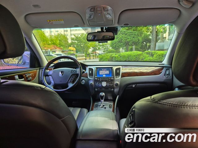 Hyundai Equus — interior