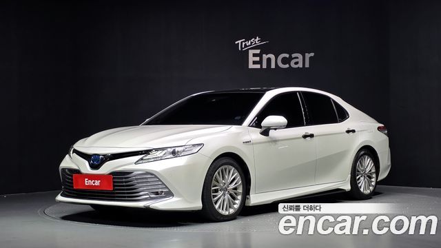 Toyota Camry — exterior