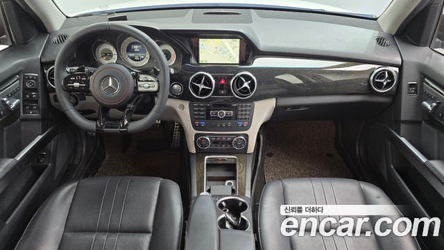 Mercedes-Benz GLK-Class — interior