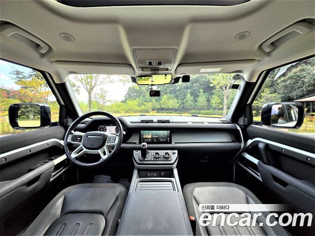 Land Rover Defender — interior