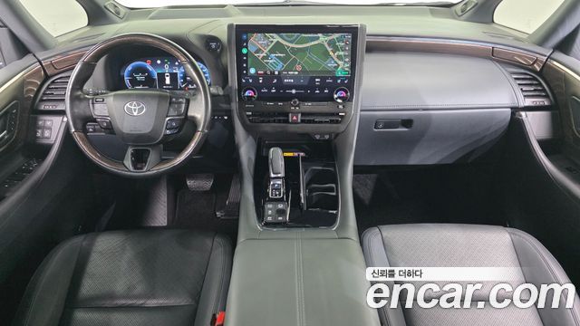 Toyota Alphard — interior