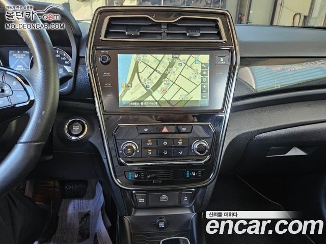 KG Mobility Tivoli — interior