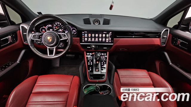 Porsche Cayenne — interior