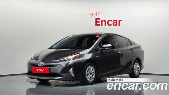 Toyota Prius — exterior