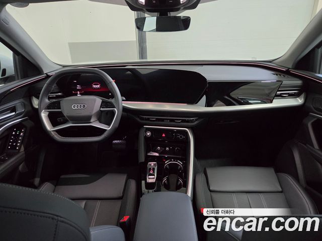 Audi Q5 — interior