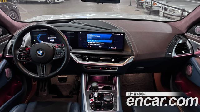 BMW XM — interior