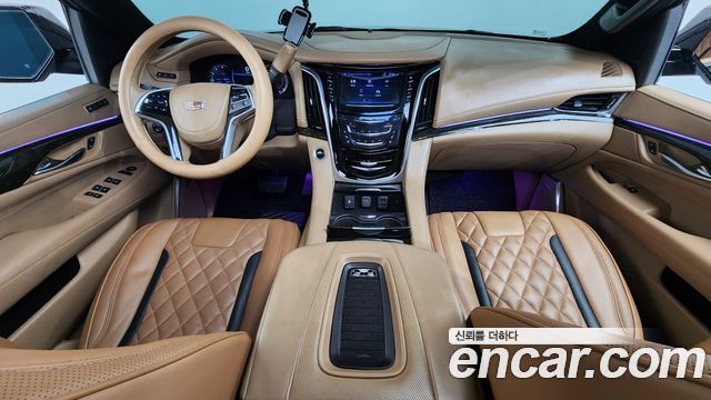 Cadillac Escalade — interior